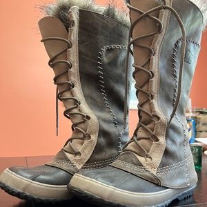 Sorel Joan of Arctic